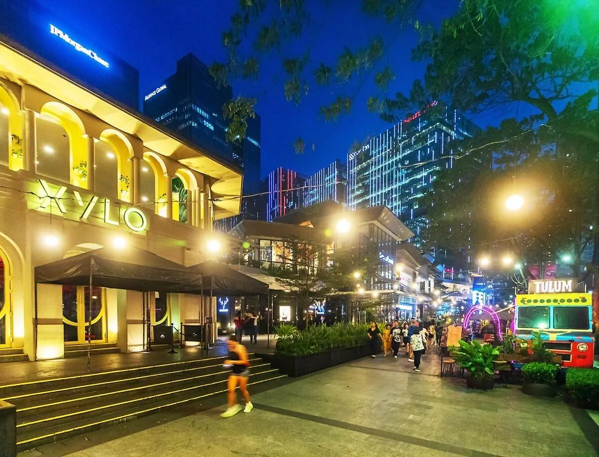 Stylish Condo In Bgc Near Uptown Mall And St Lukes Manila