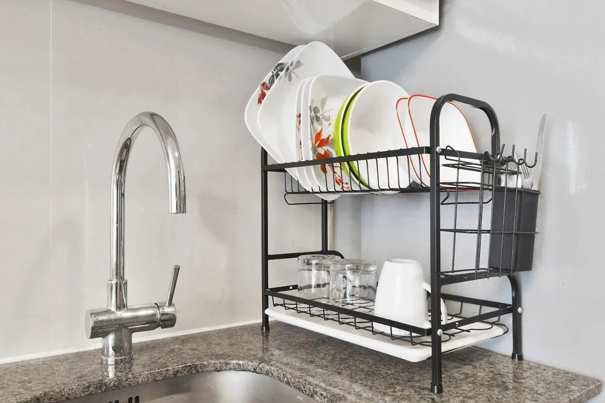 Apartment Stylish Condo In Bgc Near Uptown Mall And St Lukes Manila